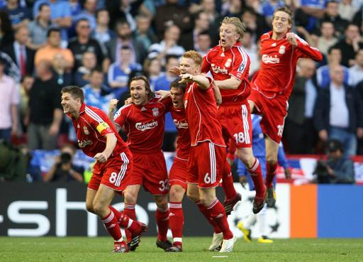 “苏超”冠军的排面，泰州市委书记和市长更衣室祝贺泰州夺冠（泰州问鼎苏超，市委书记、市长走进更衣室致贺）