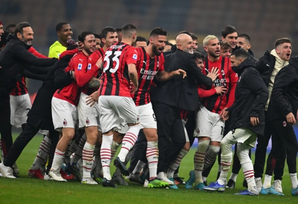 43.3米超远吊射破门，亚当斯创造本赛季英超最远距离进球（亚当斯43.3米挑射破门，刷新本赛季英超最远进球纪录）