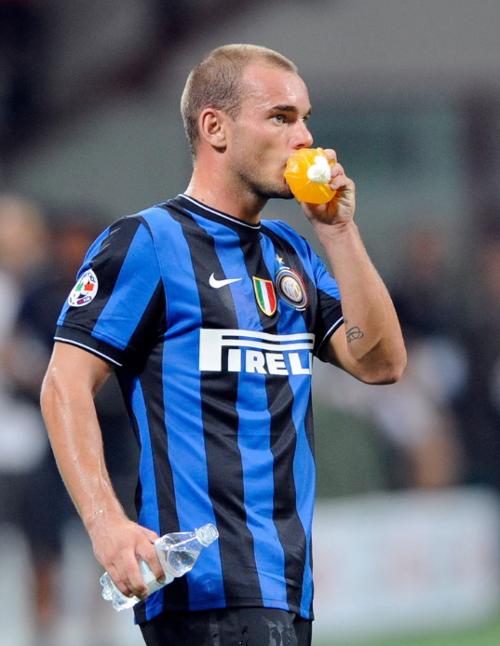 椰子：踢后卫让库普恢复信心；DV9受伤是戴维和奥蓬达的机会（椰子：改踢后卫助库普重拾信心，DV9伤停成戴维与奥蓬达良机）