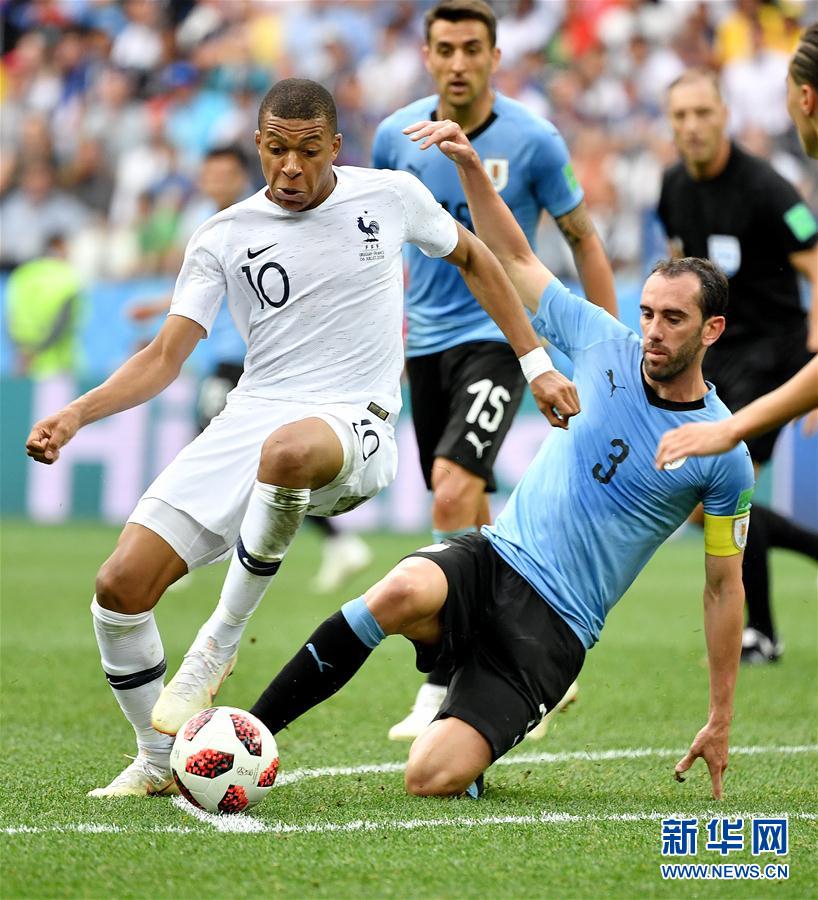 每周电子厂：安东尼倒钩爆头染红，澳超赛场惊现断子绝孙脚（每周电子厂：安东尼倒钩击中头部被红牌罚下，澳超赛场上演断子绝孙式恶铲）